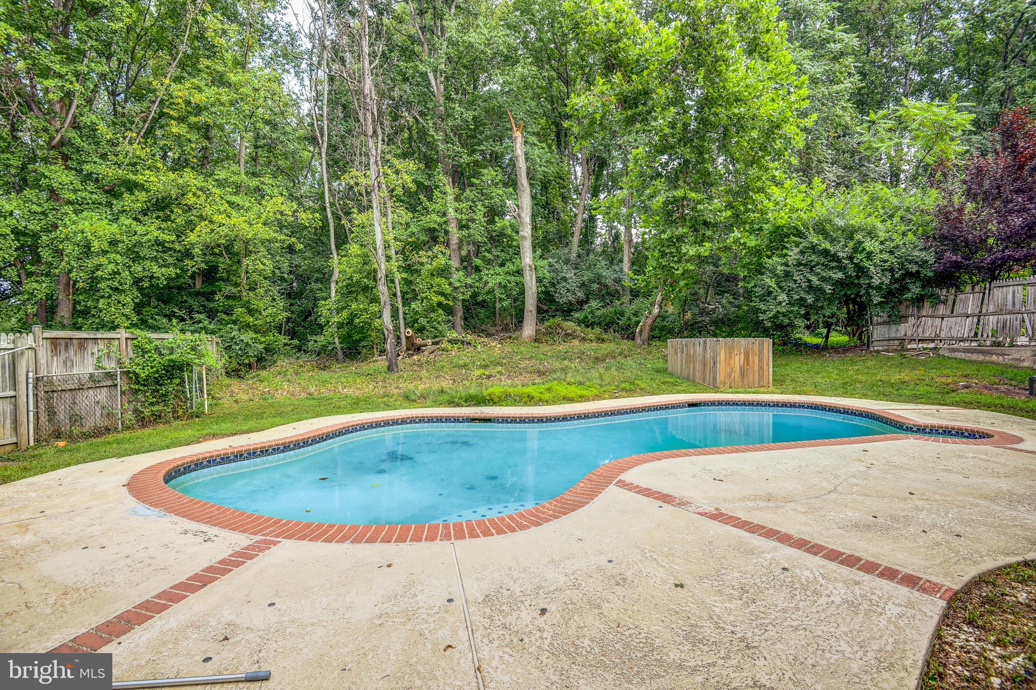 BANNOCKBURN ESTATES - Residential