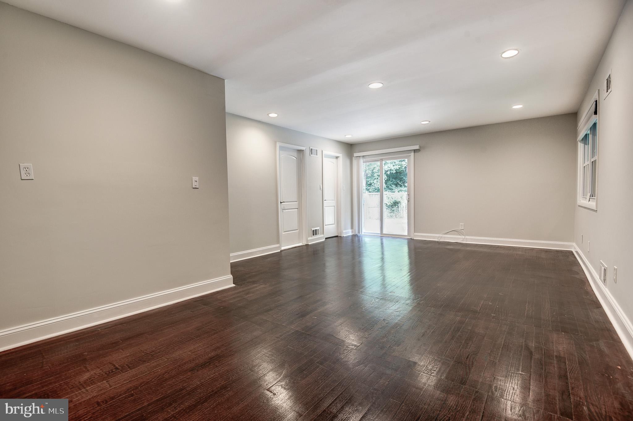 BANNOCKBURN ESTATES - Residential