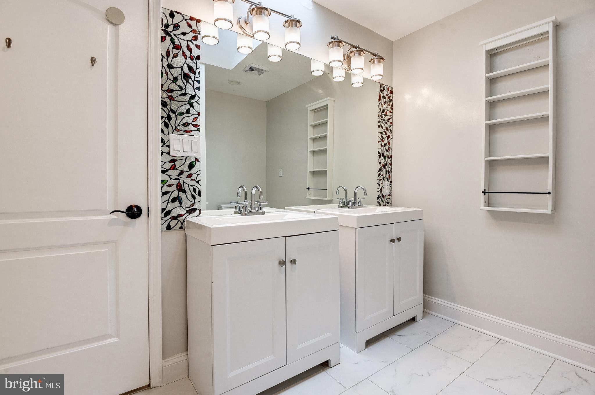 BANNOCKBURN ESTATES - Residential