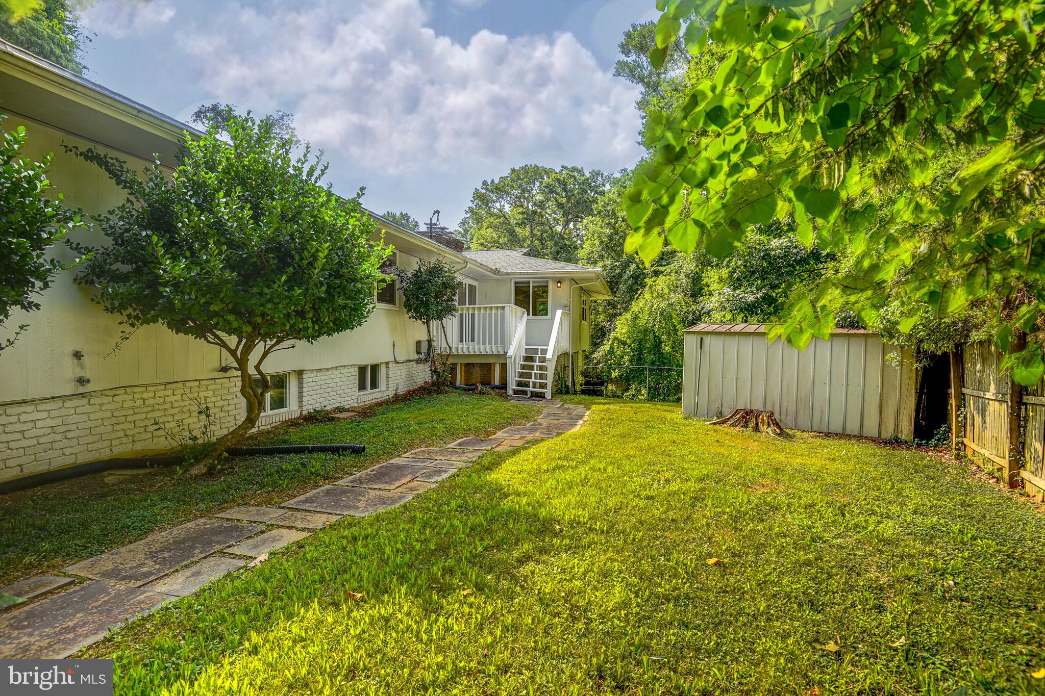 BANNOCKBURN ESTATES - Residential