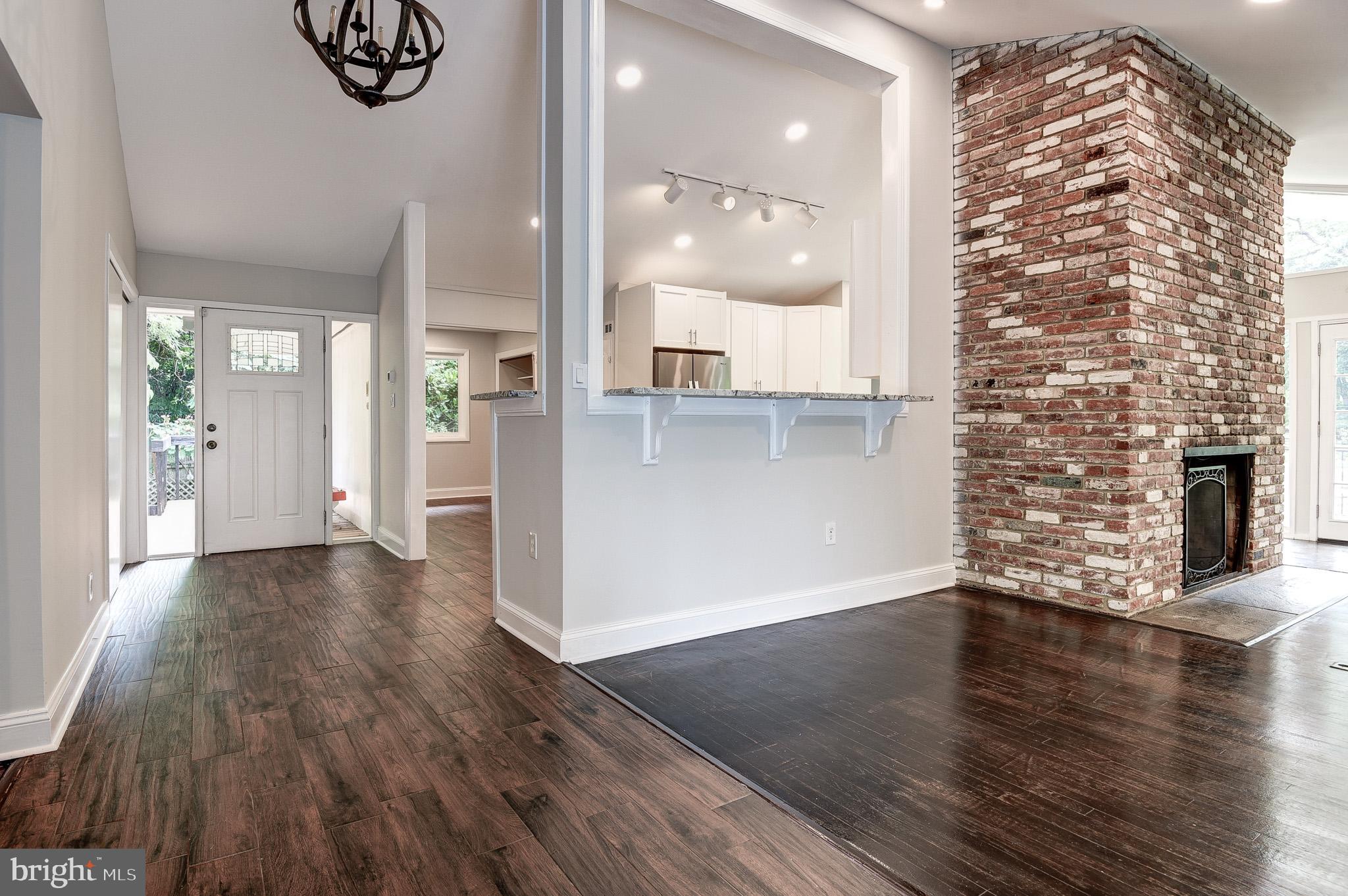 BANNOCKBURN ESTATES - Residential