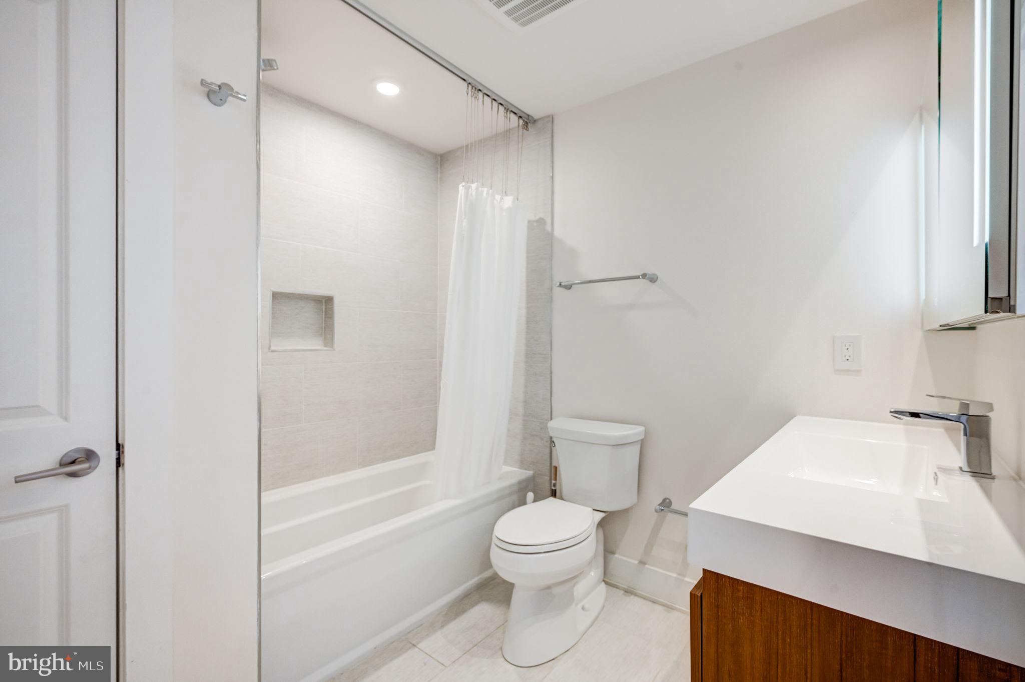 PASSYUNK SQUARE - Residential