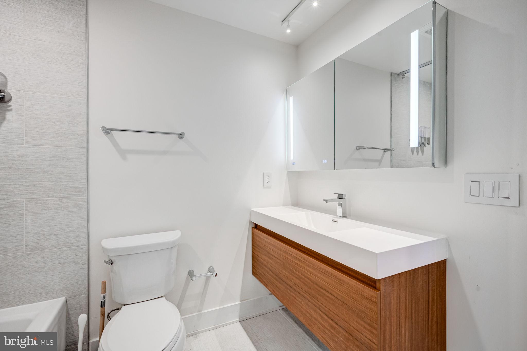 PASSYUNK SQUARE - Residential