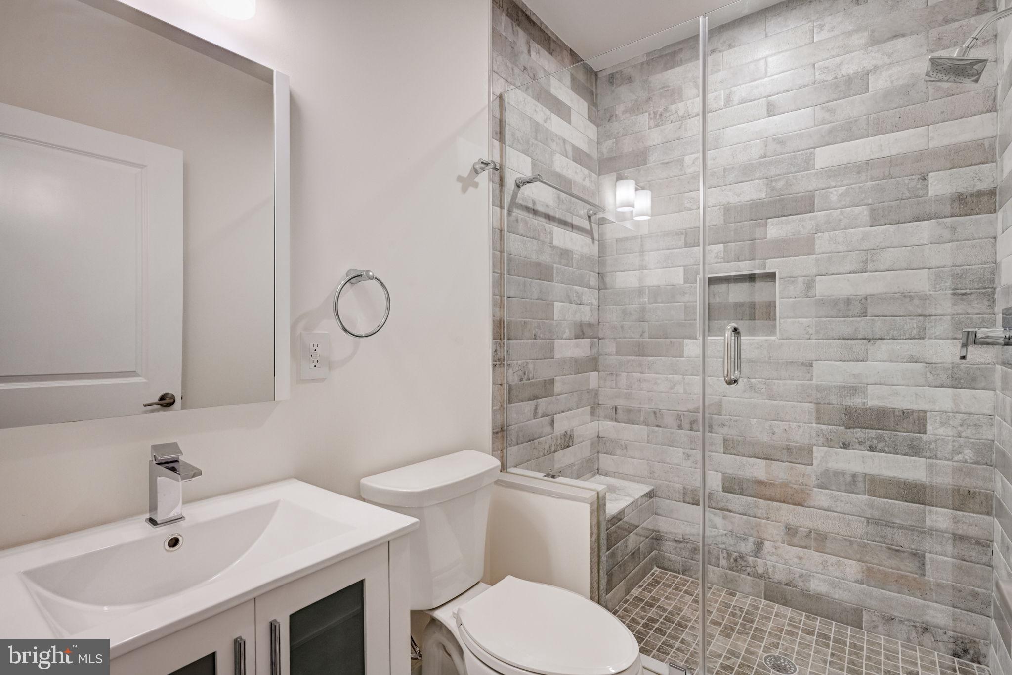 PASSYUNK SQUARE - Residential