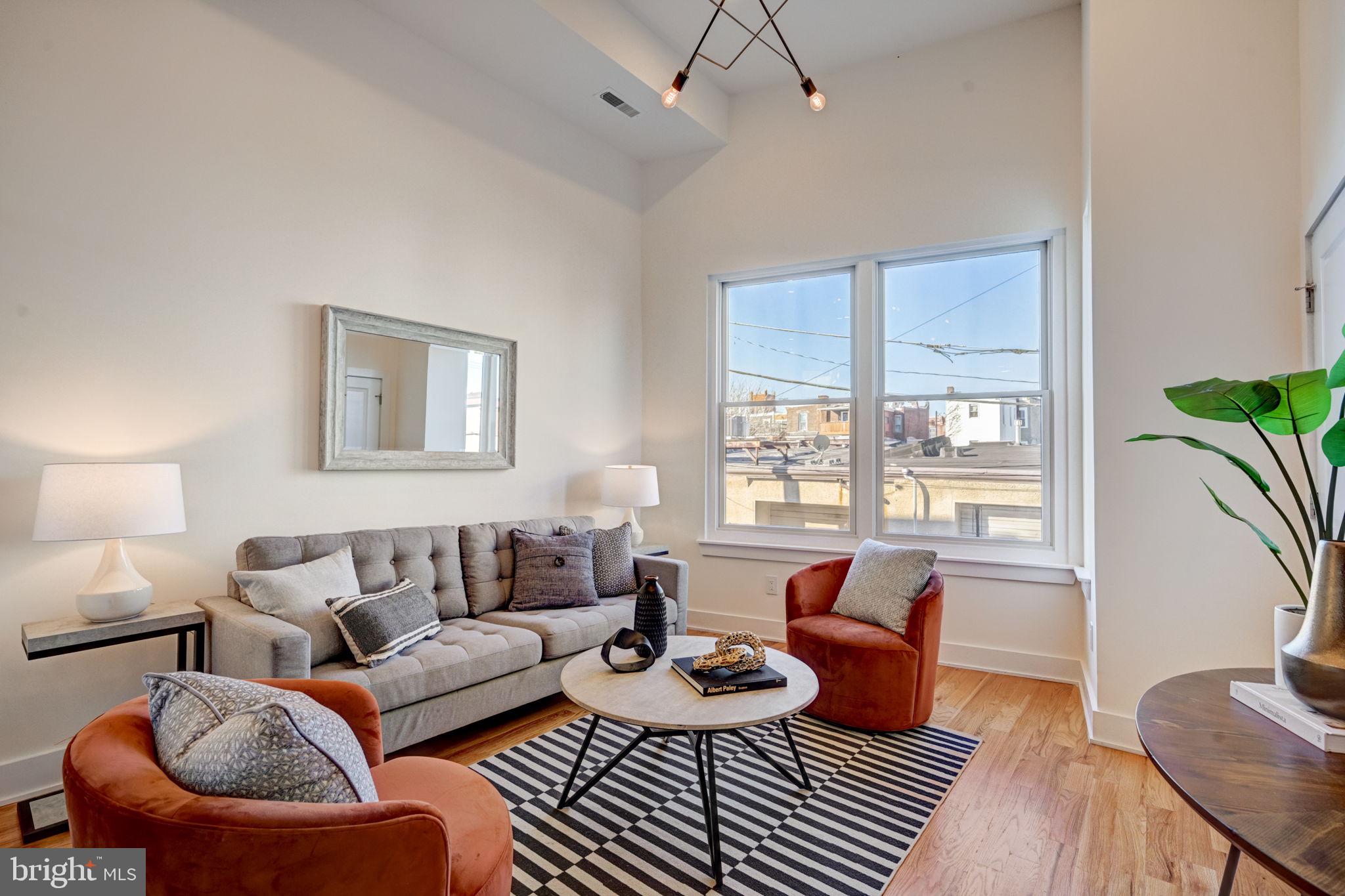 PASSYUNK SQUARE - Residential