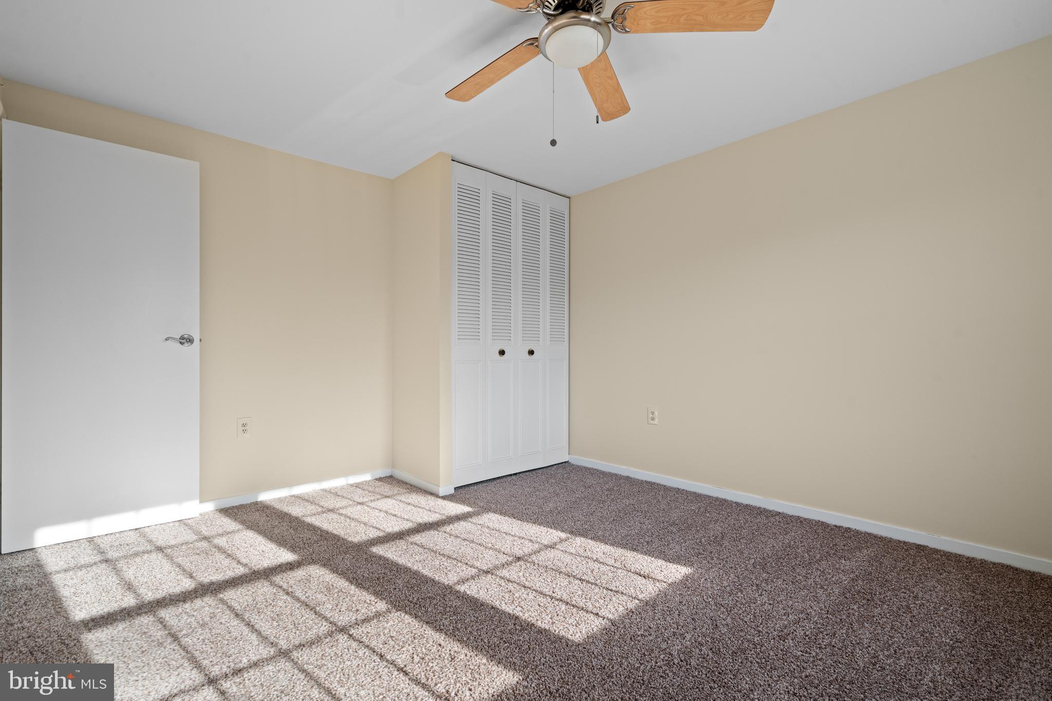 FOX MILL ESTATES - Residential
