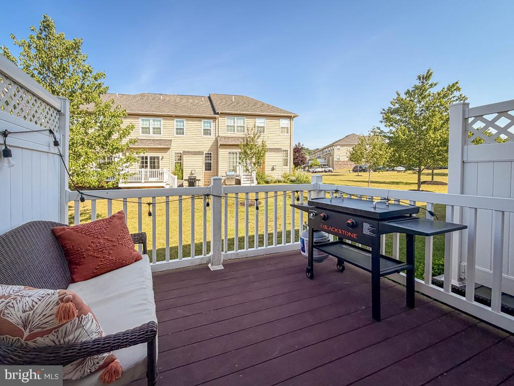 TH AT HERITAGE CNTR - Residential