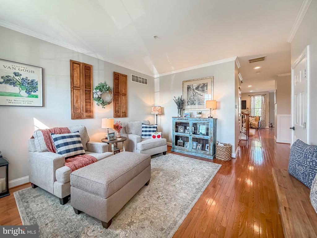 TH AT HERITAGE CNTR - Residential