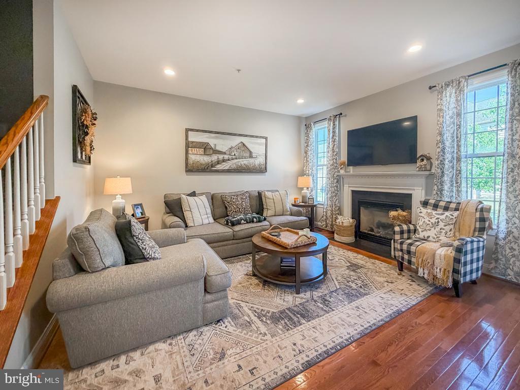 TH AT HERITAGE CNTR - Residential