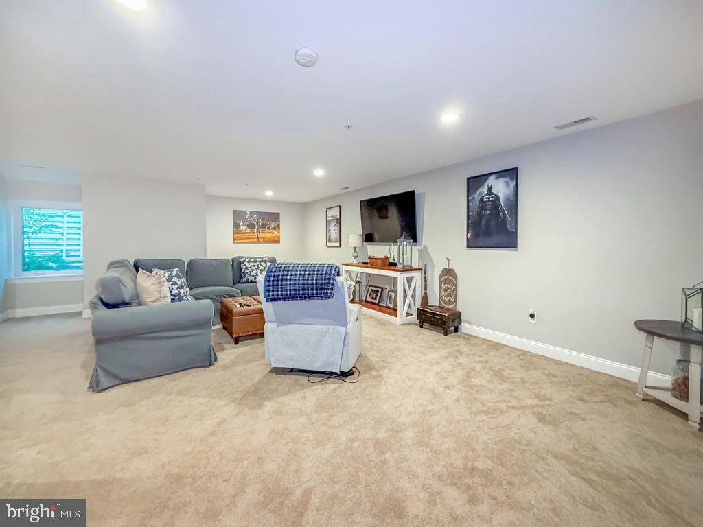 TH AT HERITAGE CNTR - Residential