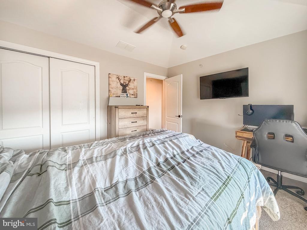 TH AT HERITAGE CNTR - Residential
