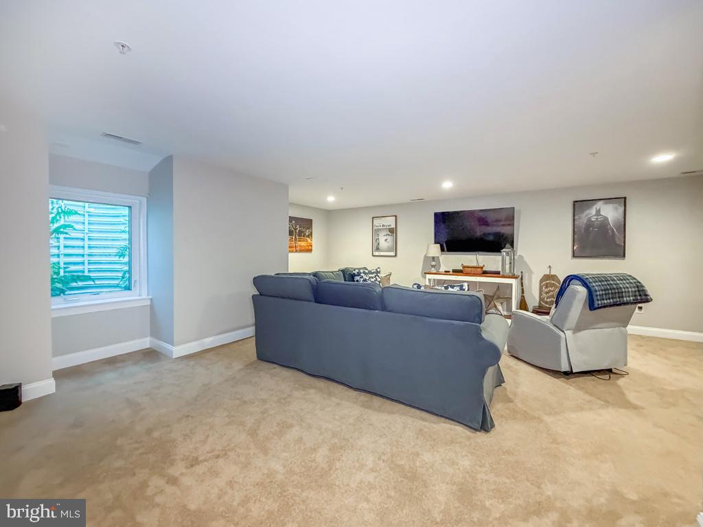 TH AT HERITAGE CNTR - Residential