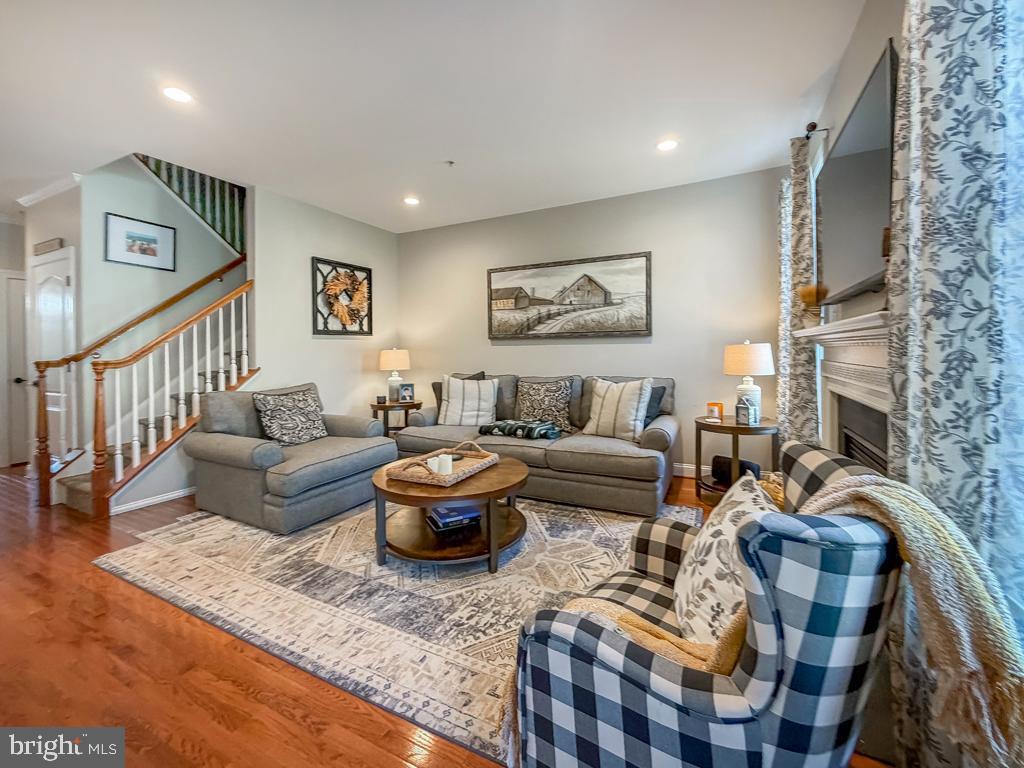 TH AT HERITAGE CNTR - Residential