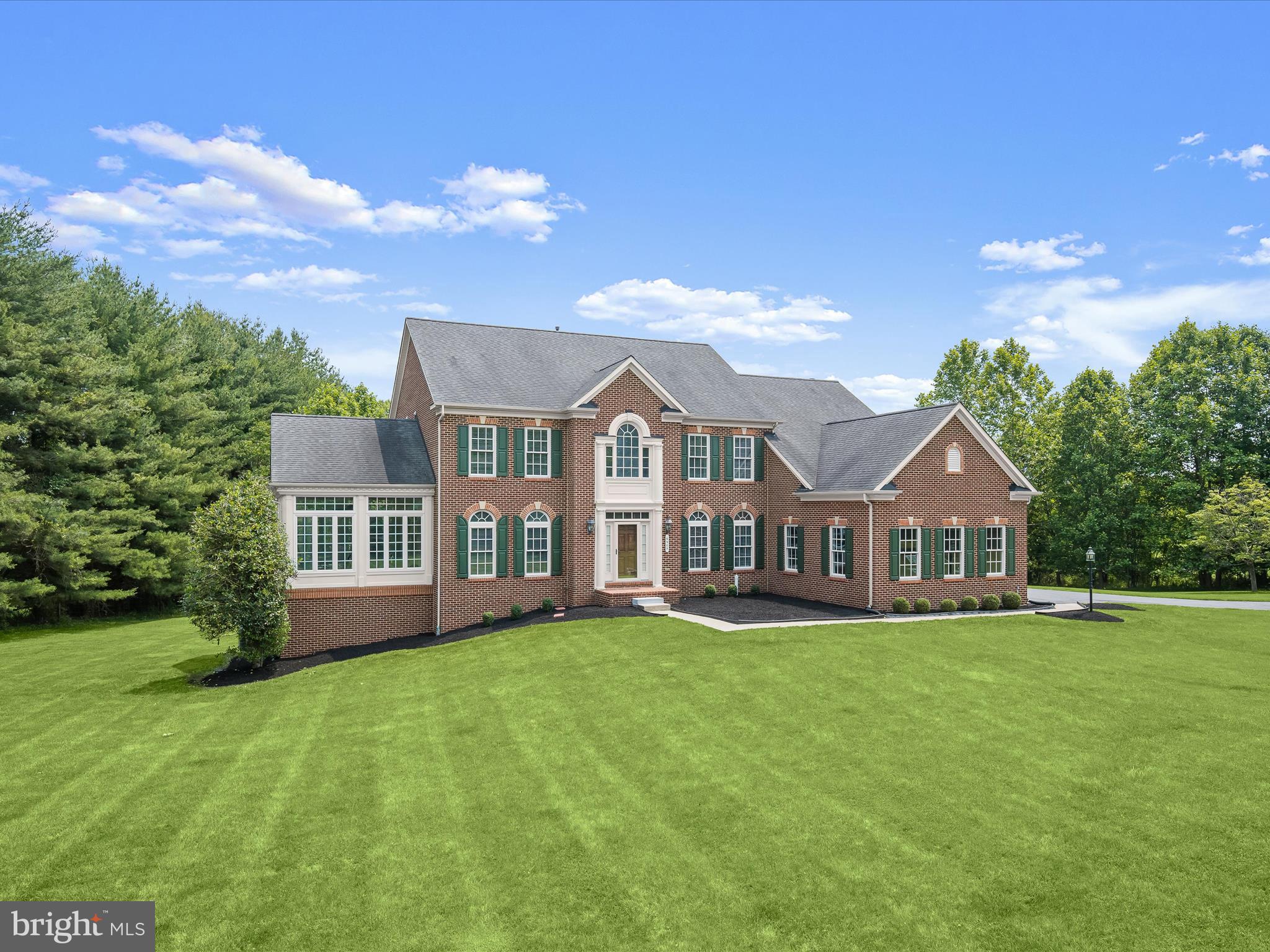 HALL SHOP MANOR - Residential