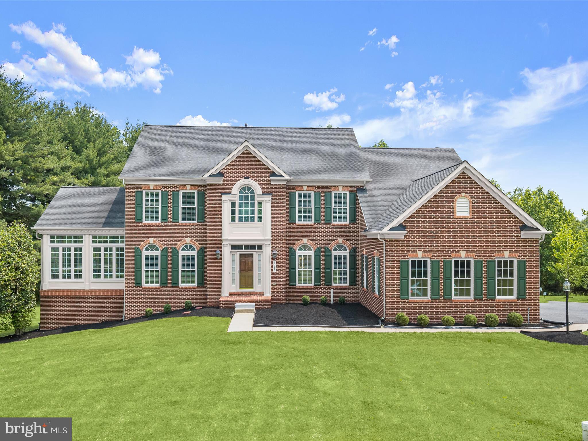 HALL SHOP MANOR - Residential