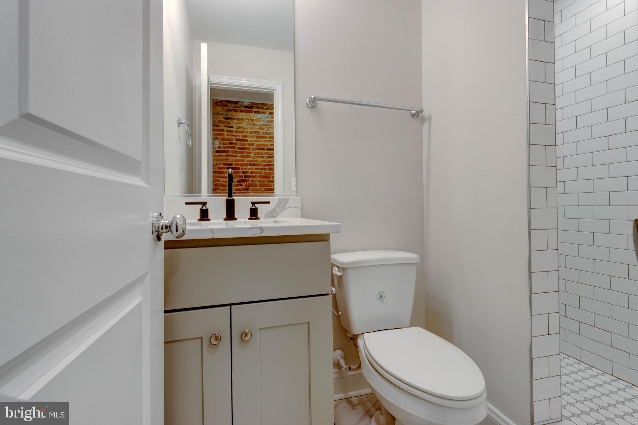 FEDERAL HILL HISTORIC DISTRICT - Residential Lease