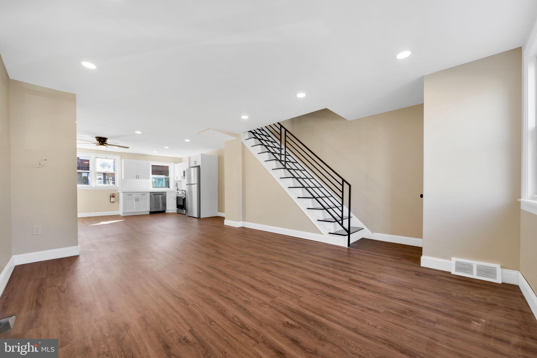 LAWNCREST - Residential