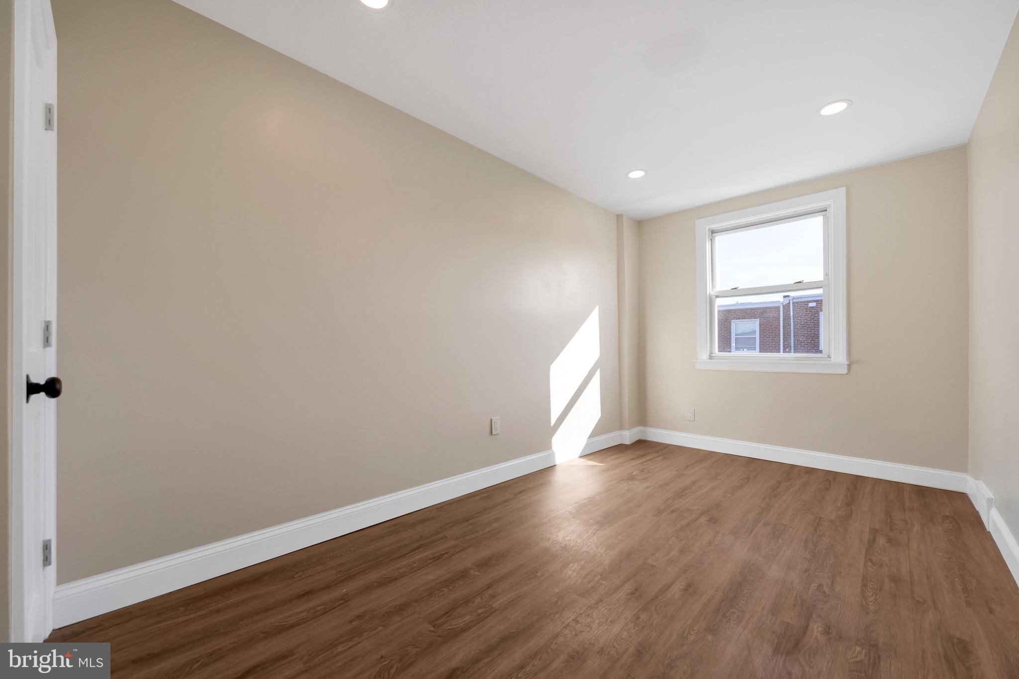 LAWNCREST - Residential