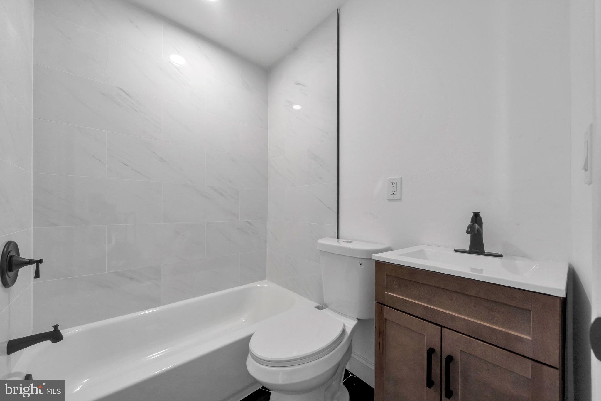 LAWNCREST - Residential