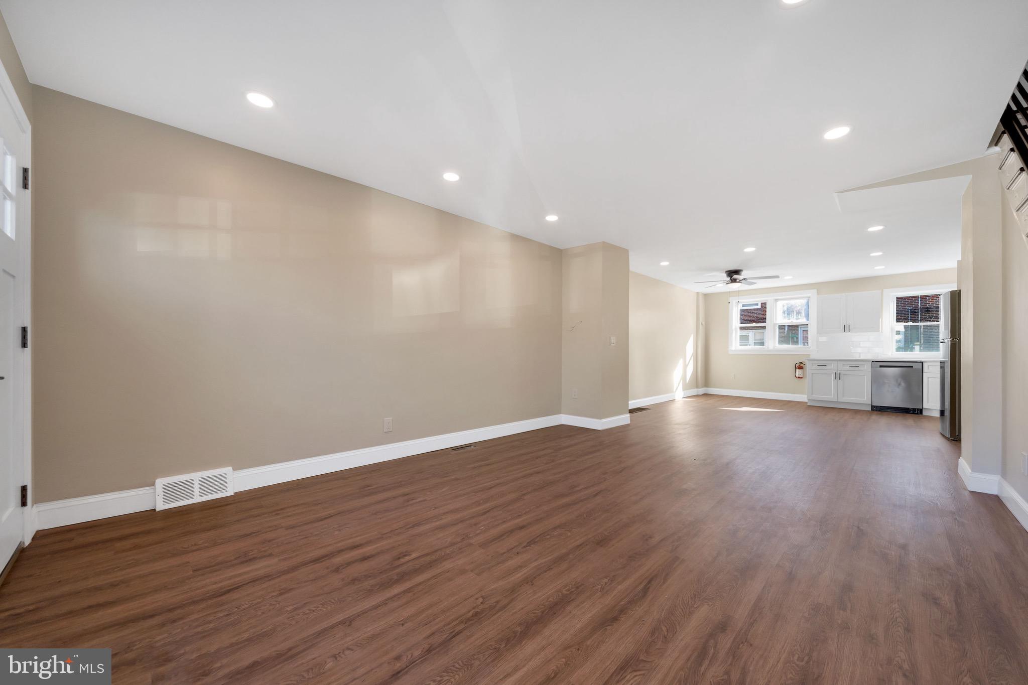 LAWNCREST - Residential