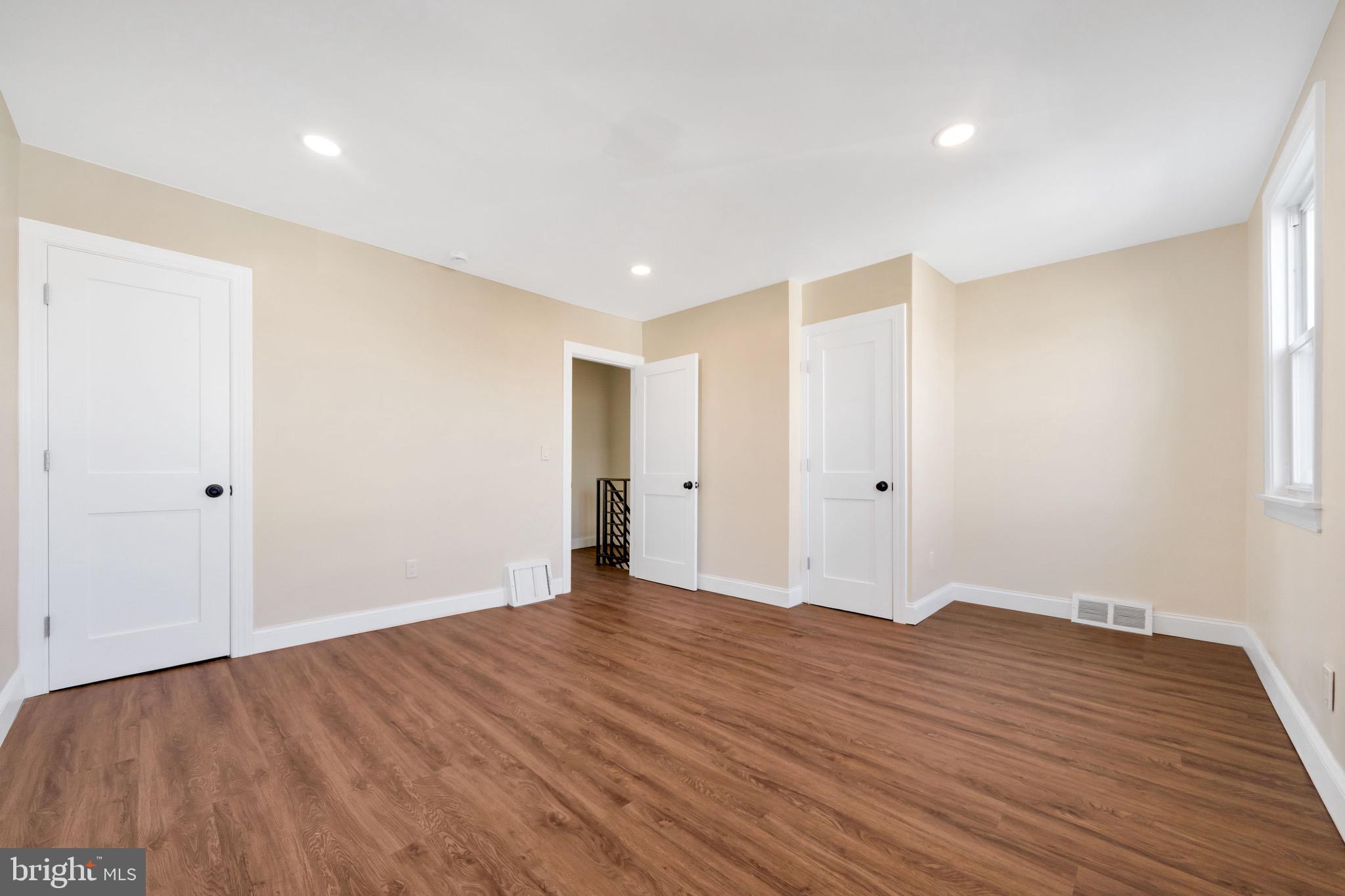 LAWNCREST - Residential