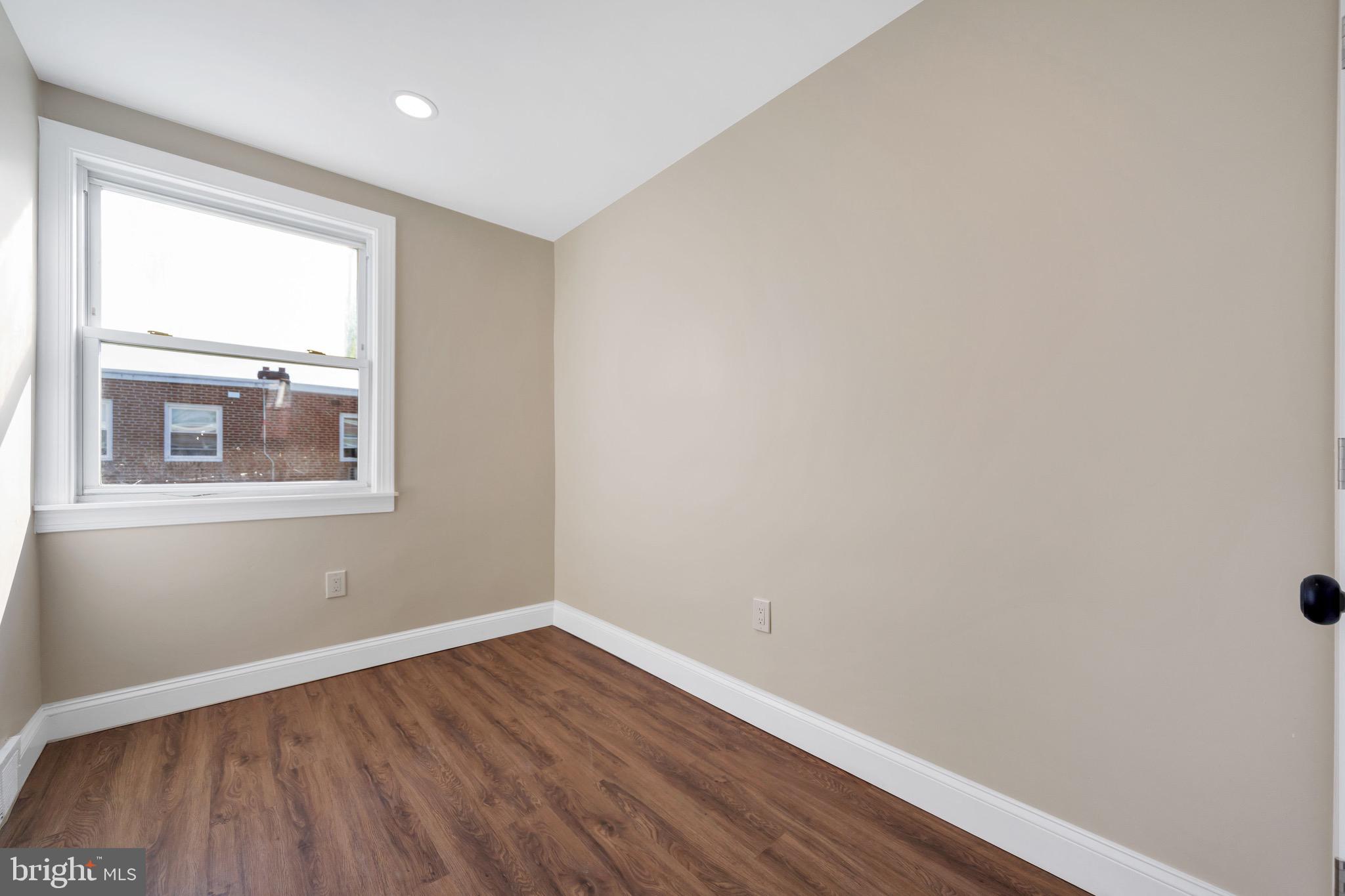 LAWNCREST - Residential