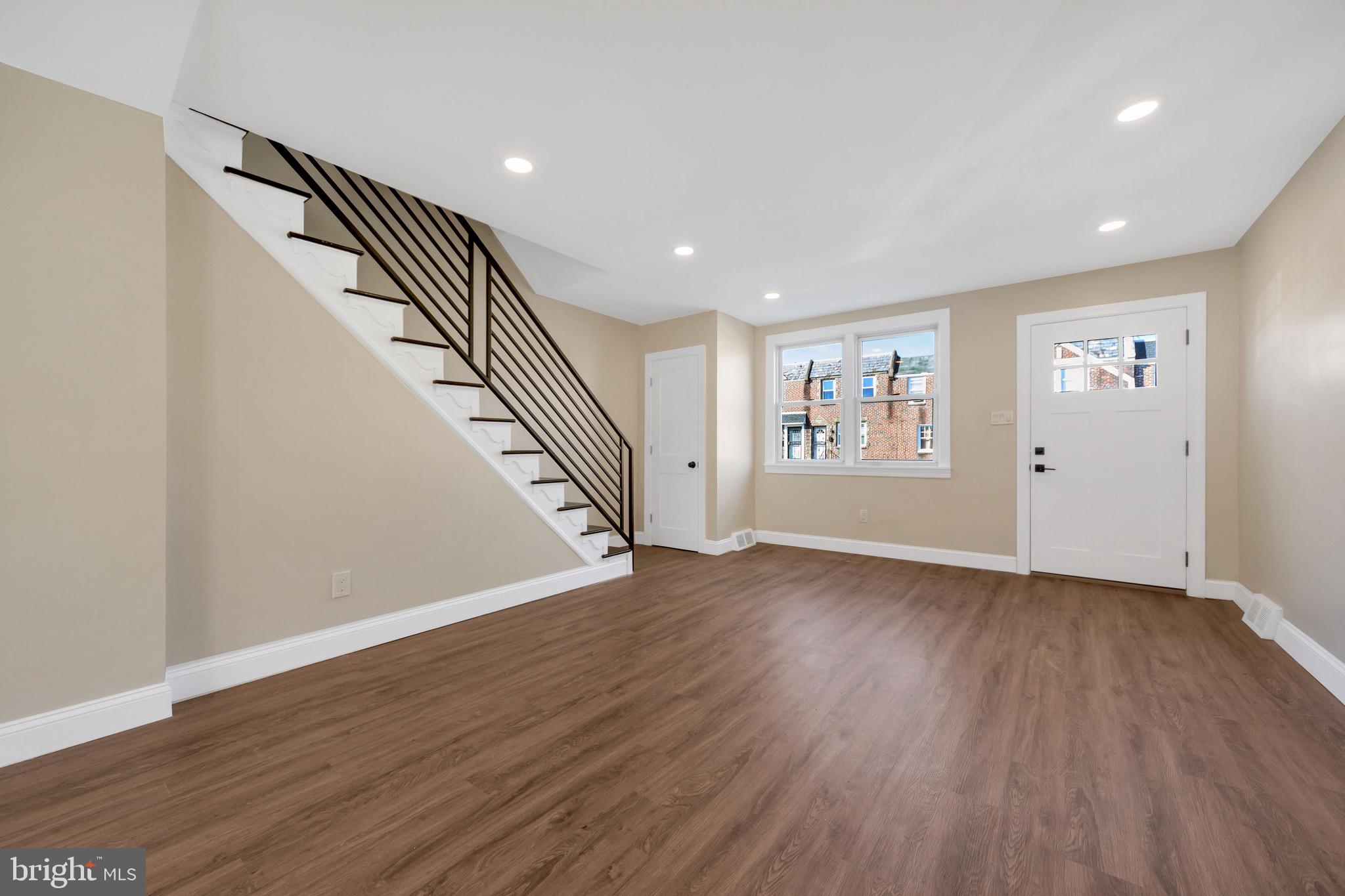 LAWNCREST - Residential