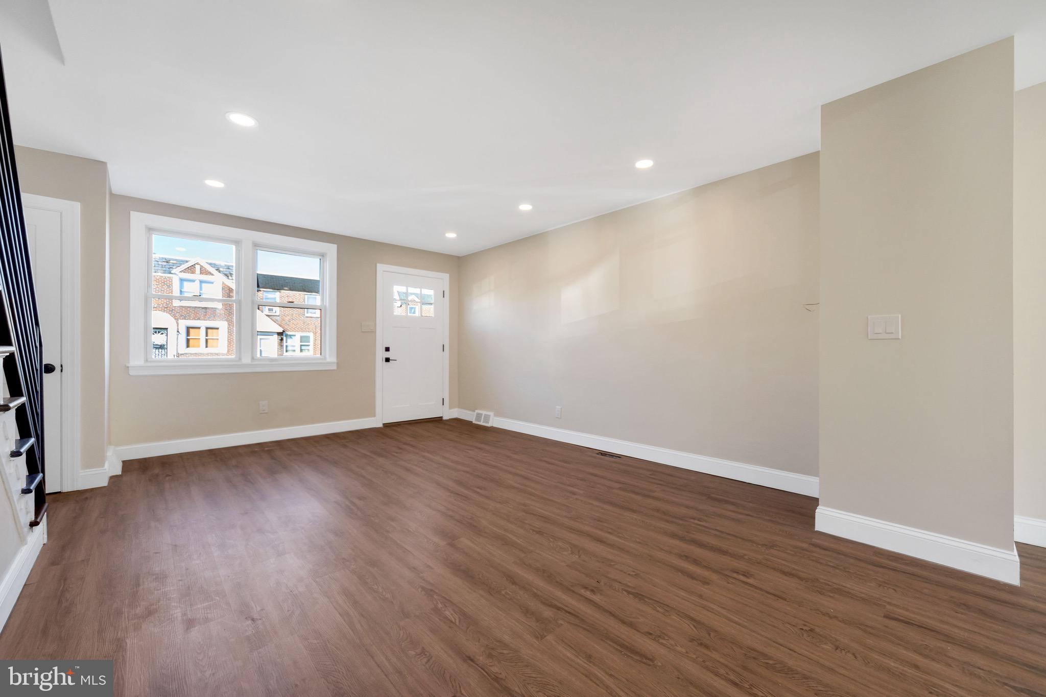 LAWNCREST - Residential