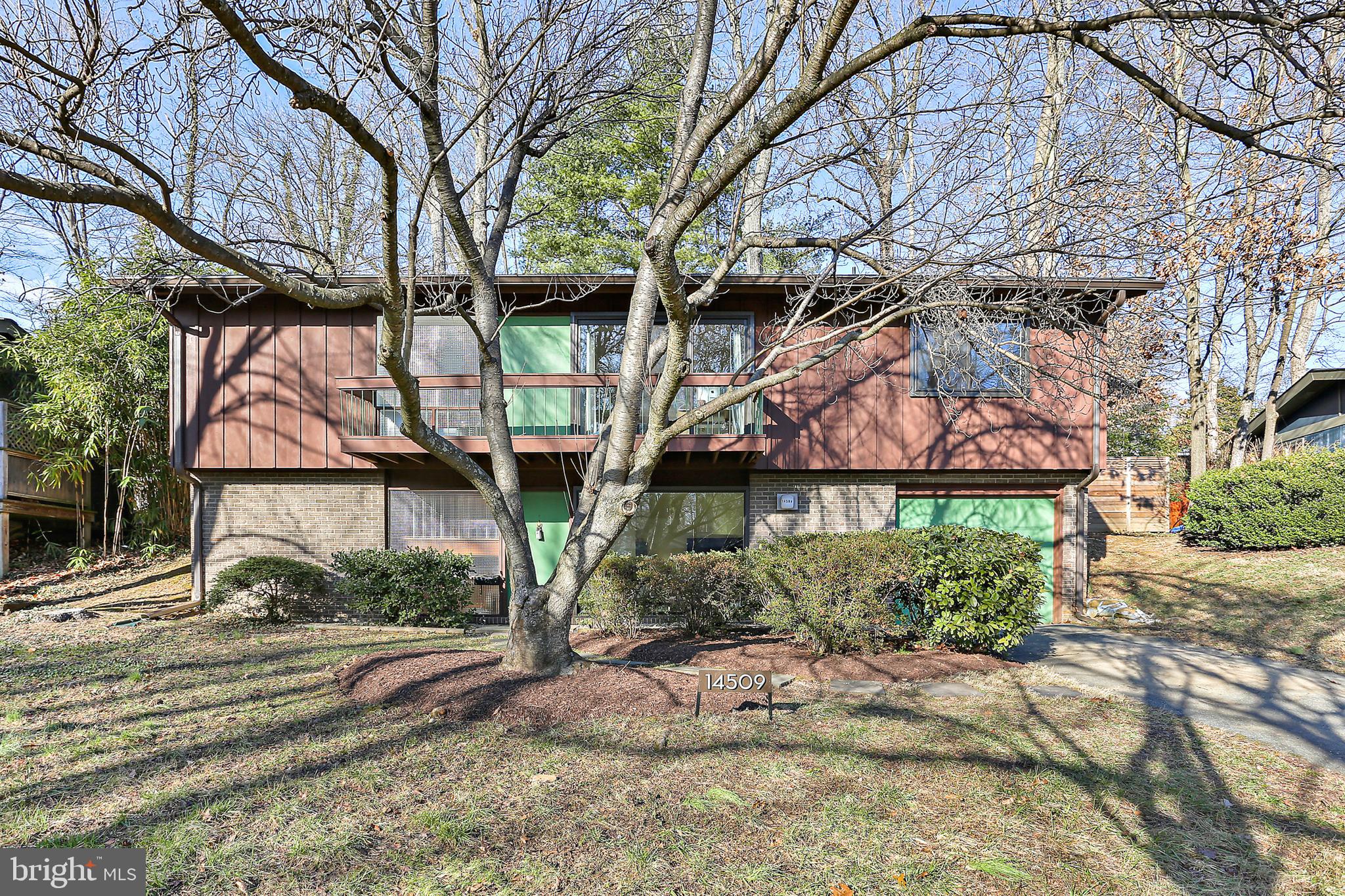 MANOR WOODS - Residential