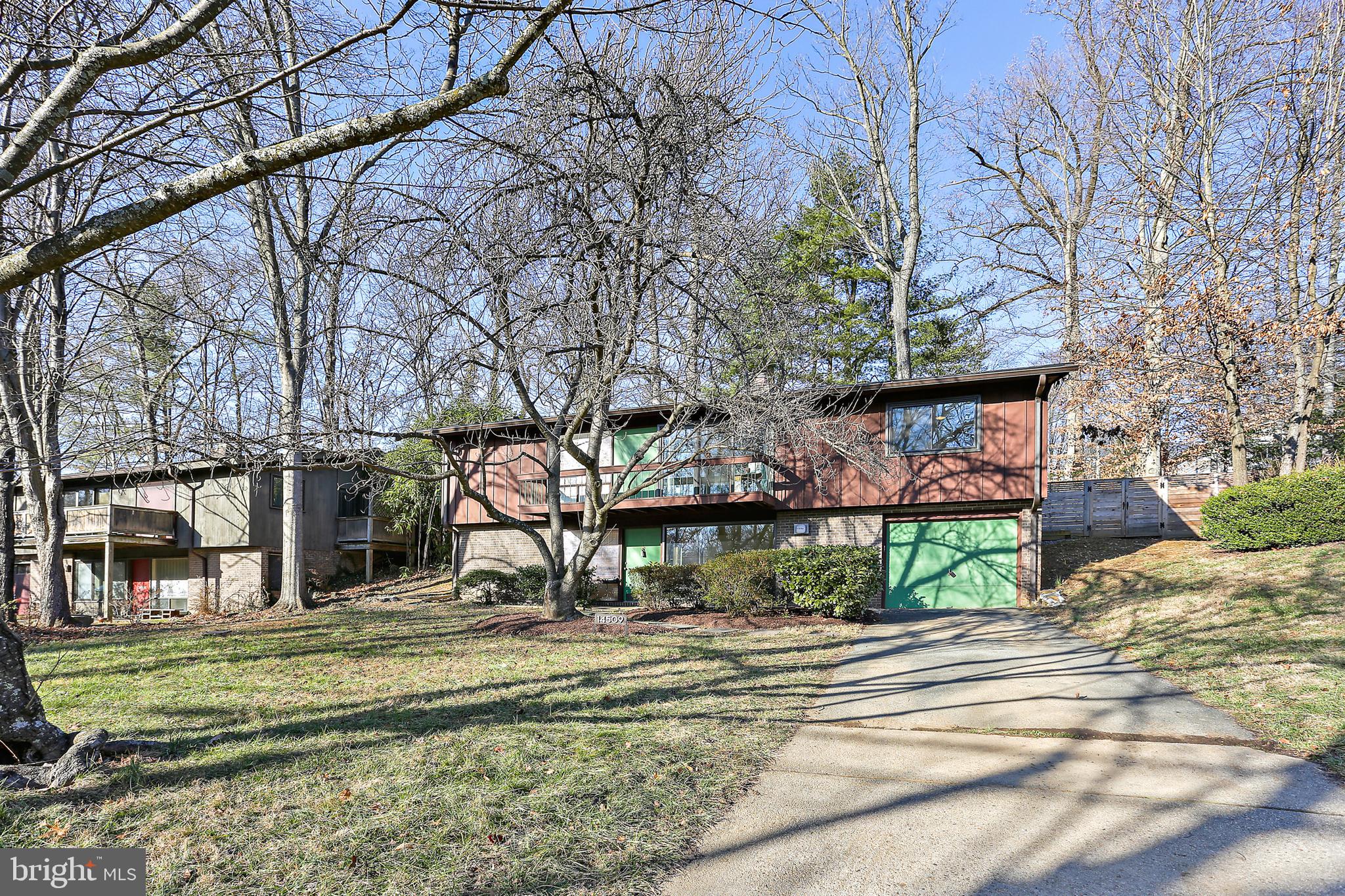 MANOR WOODS - Residential