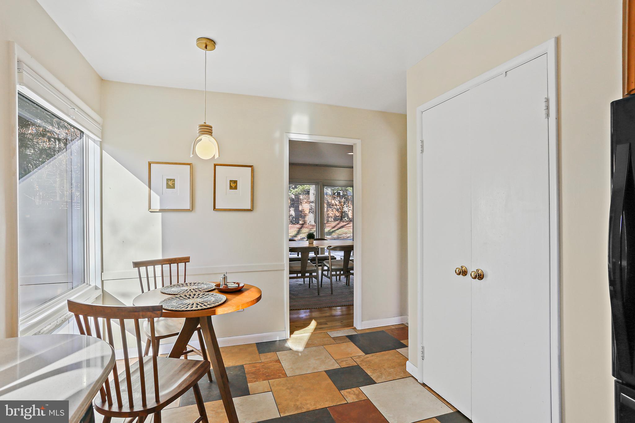 MANOR WOODS - Residential