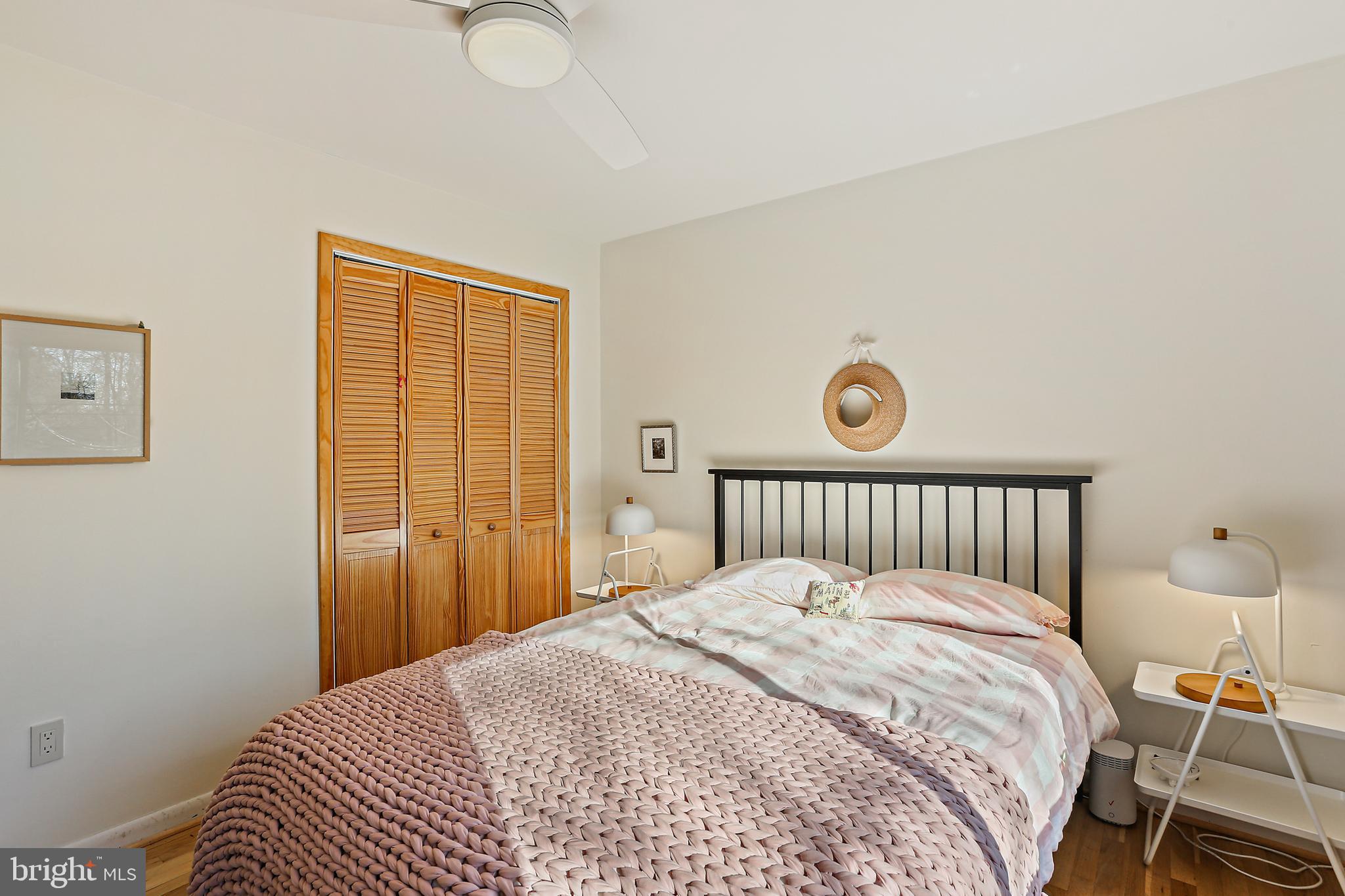 MANOR WOODS - Residential
