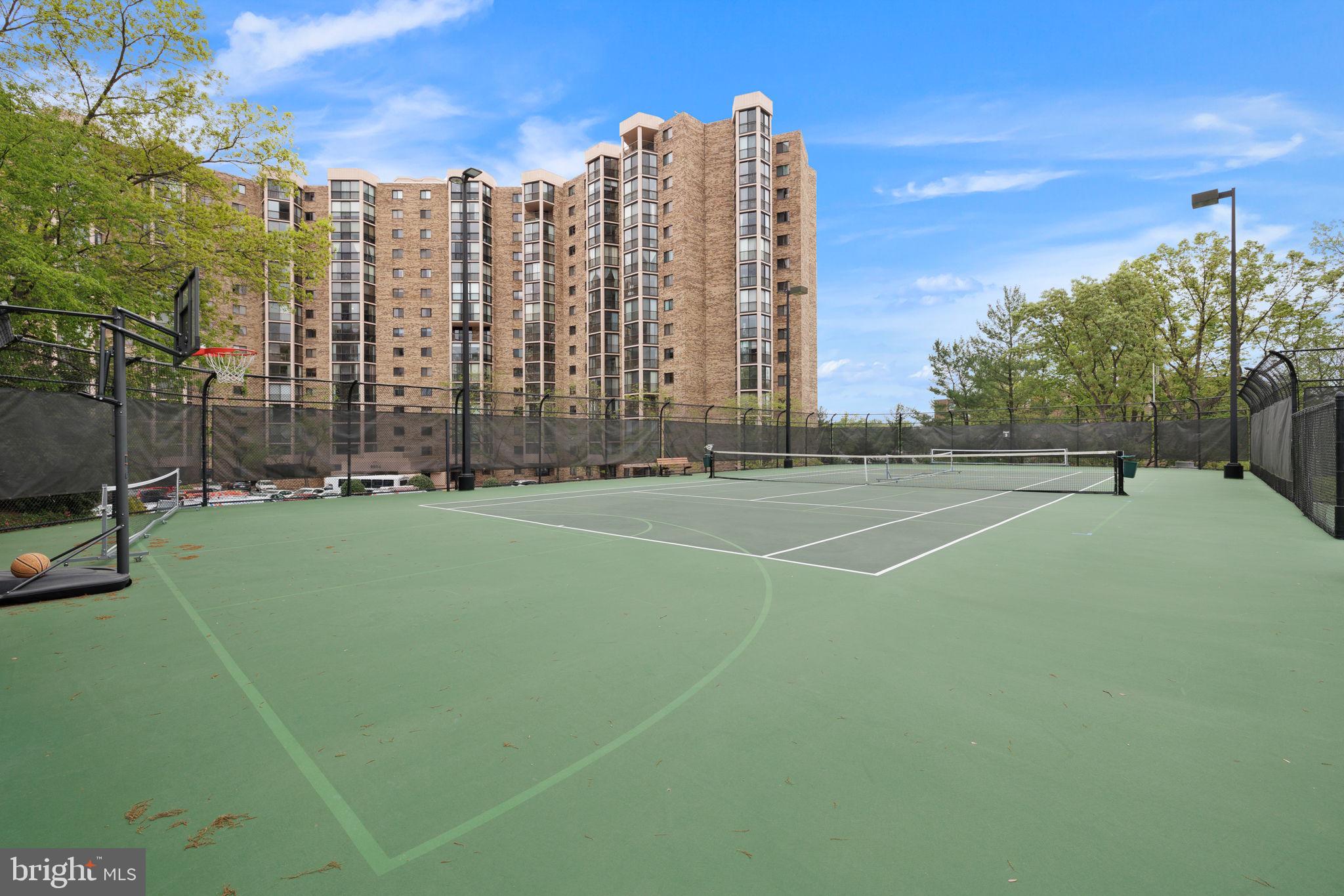 MONTEBELLO - Residential