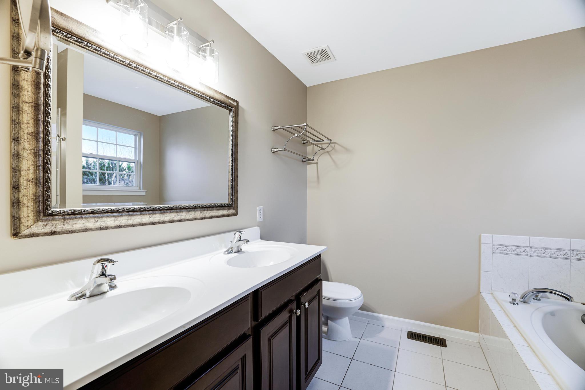 NEW TOWN MEADOWS - Residential Lease
