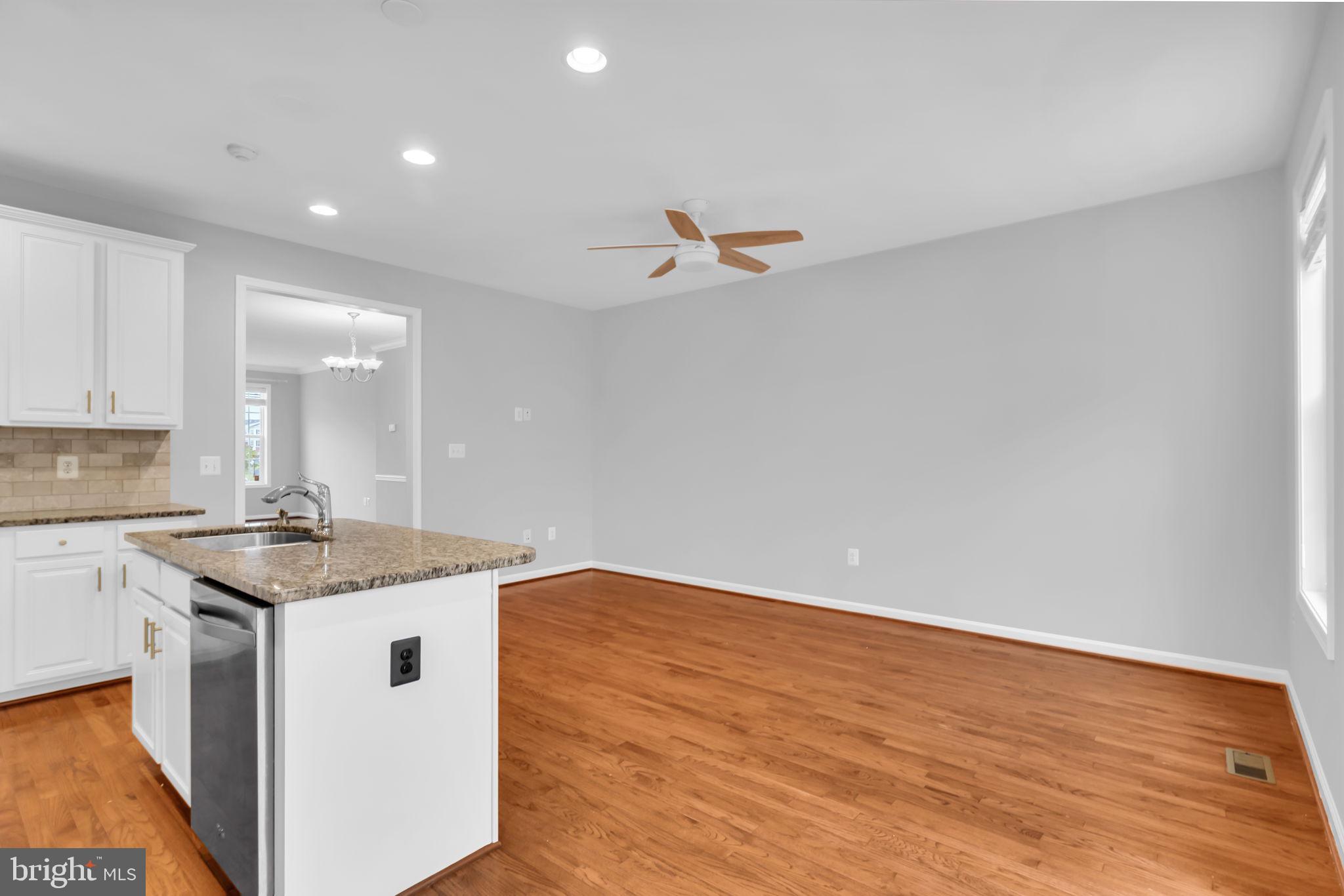 DULLES FARMS COMMUNITY ASSOCIATION - Residential