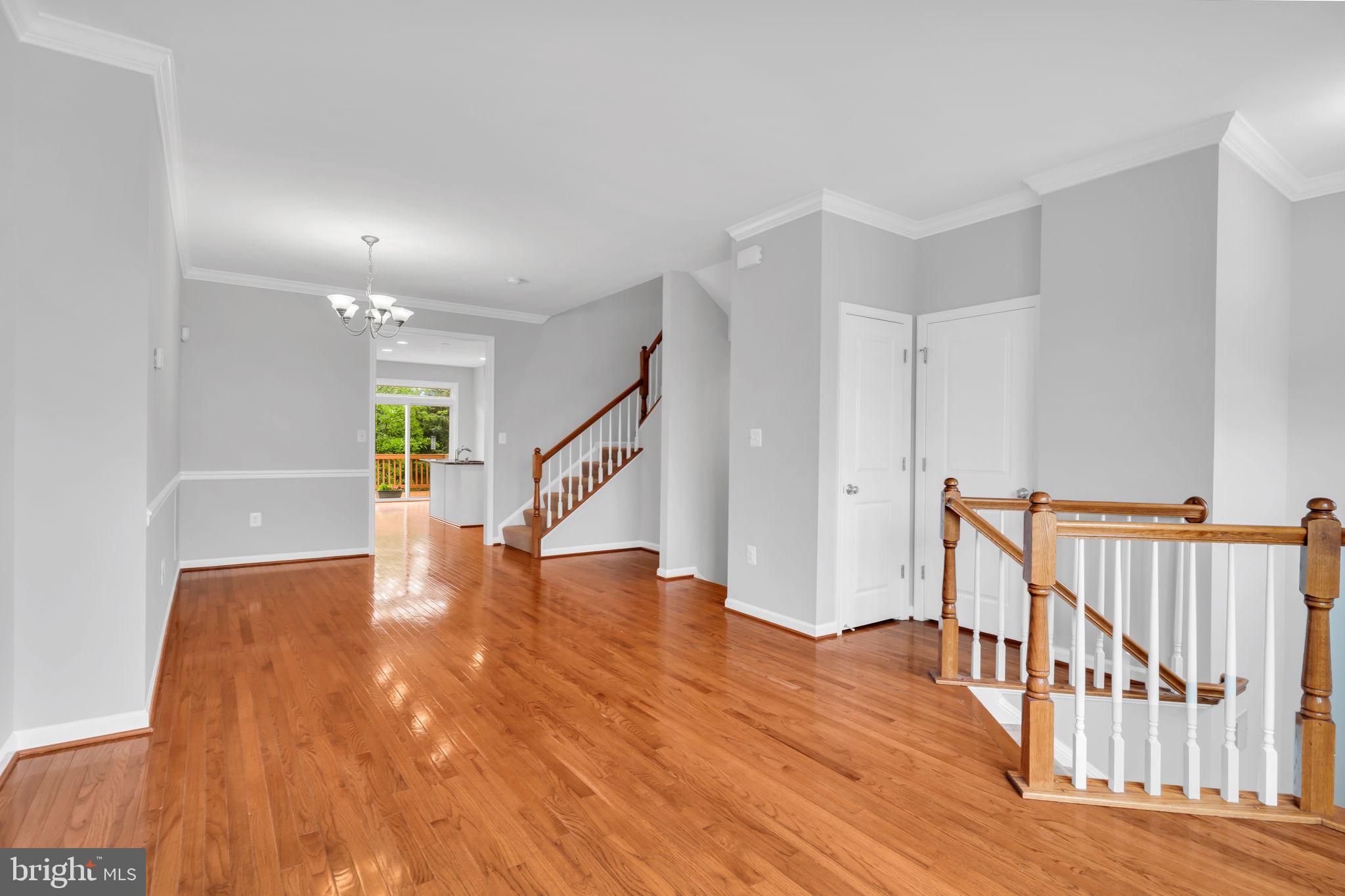 DULLES FARMS COMMUNITY ASSOCIATION - Residential