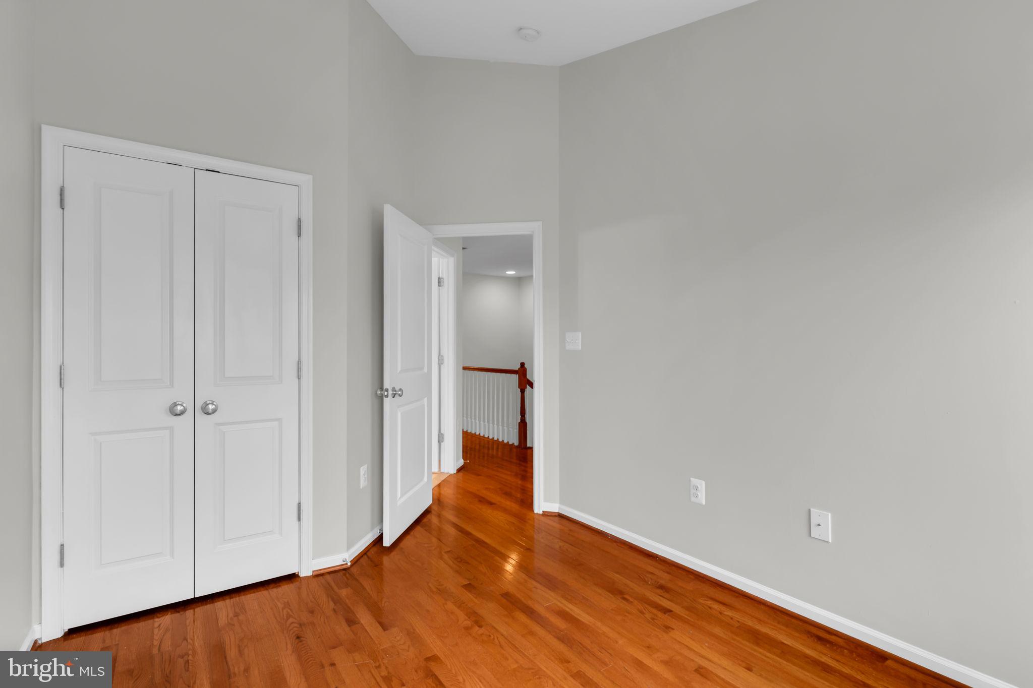 DULLES FARMS COMMUNITY ASSOCIATION - Residential