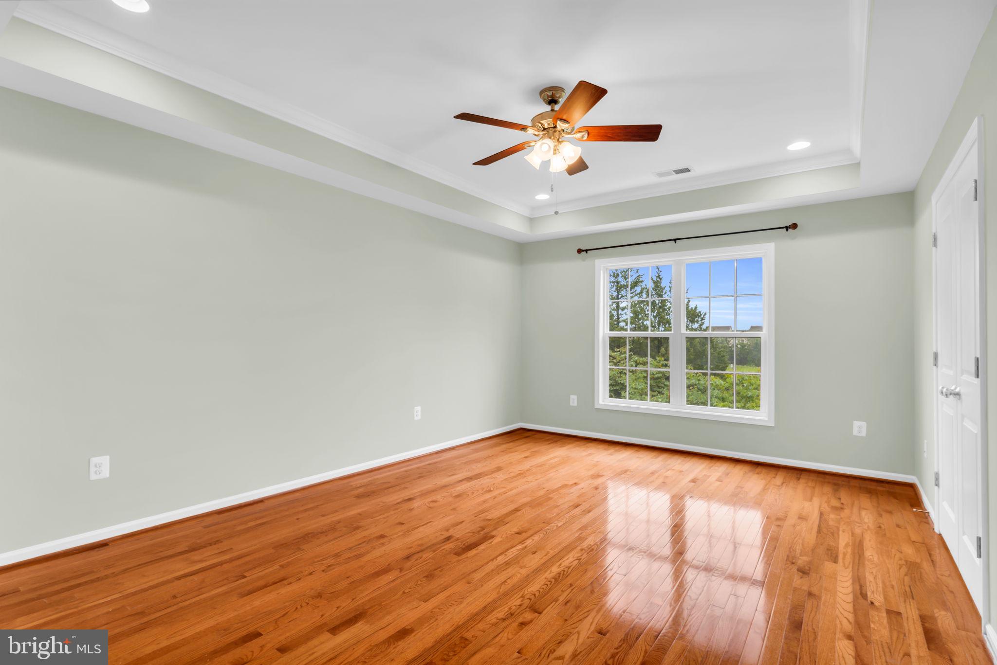 DULLES FARMS COMMUNITY ASSOCIATION - Residential
