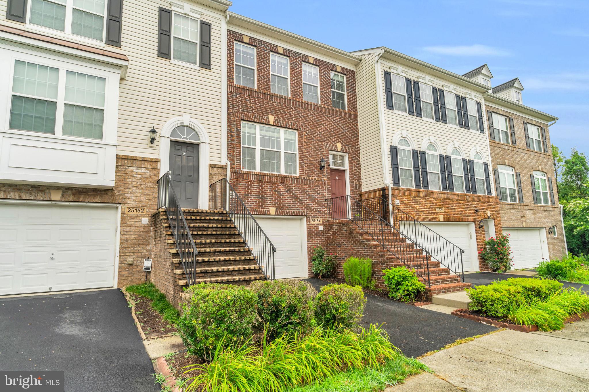 DULLES FARMS COMMUNITY ASSOCIATION - Residential