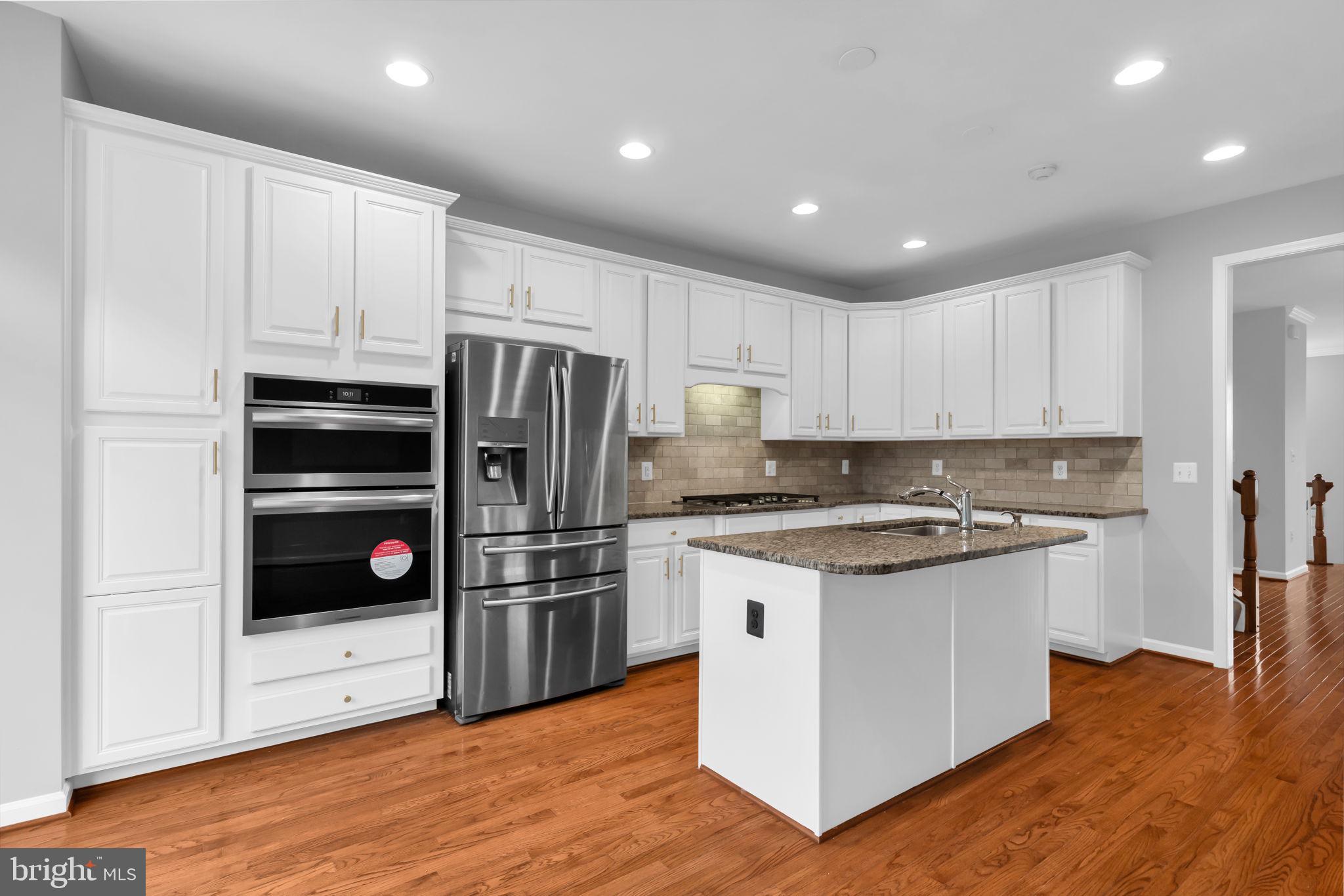 DULLES FARMS COMMUNITY ASSOCIATION - Residential