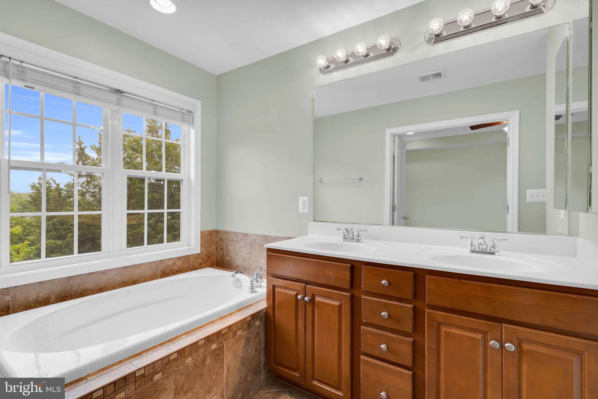 DULLES FARMS COMMUNITY ASSOCIATION - Residential