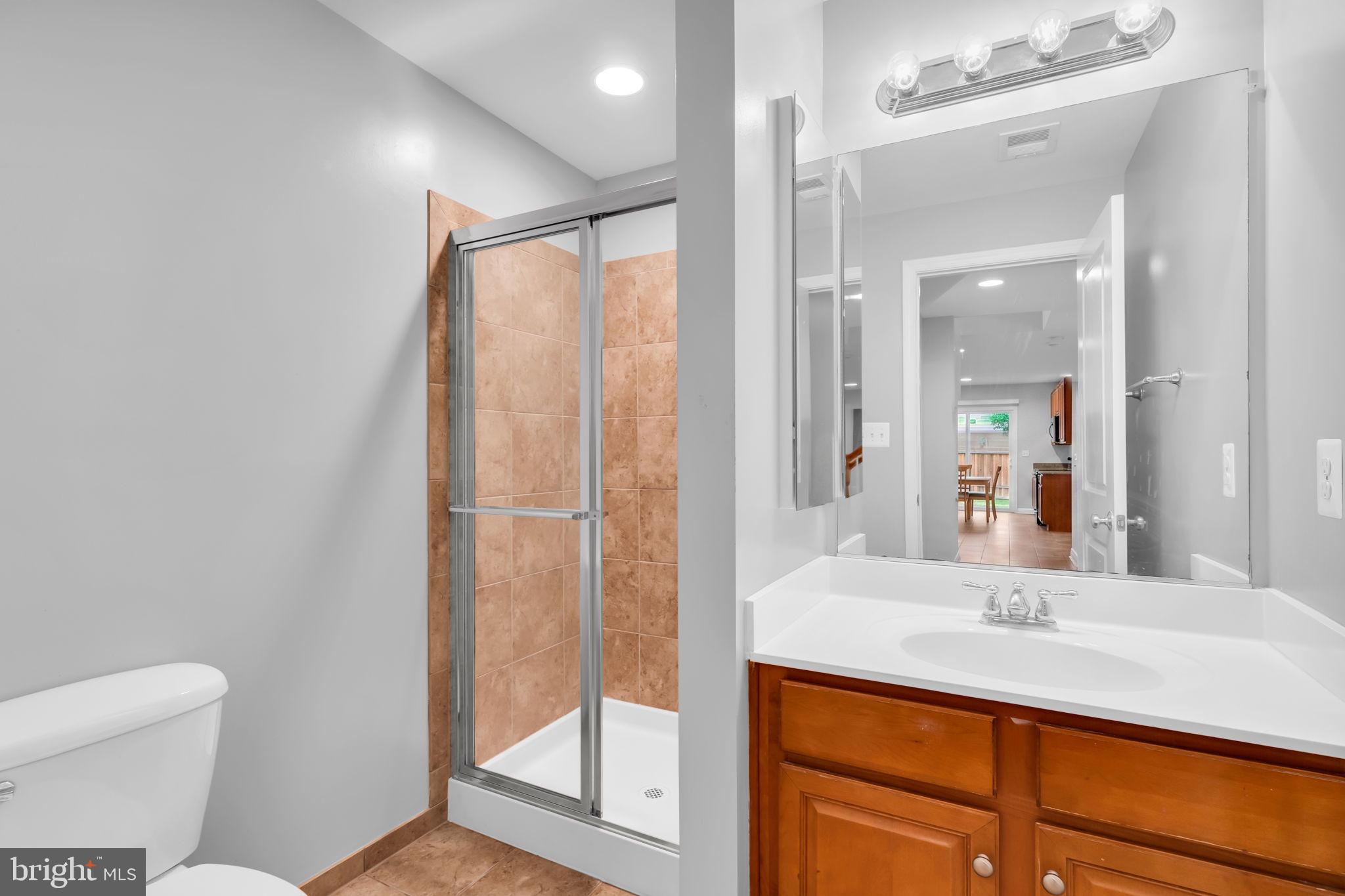 DULLES FARMS COMMUNITY ASSOCIATION - Residential