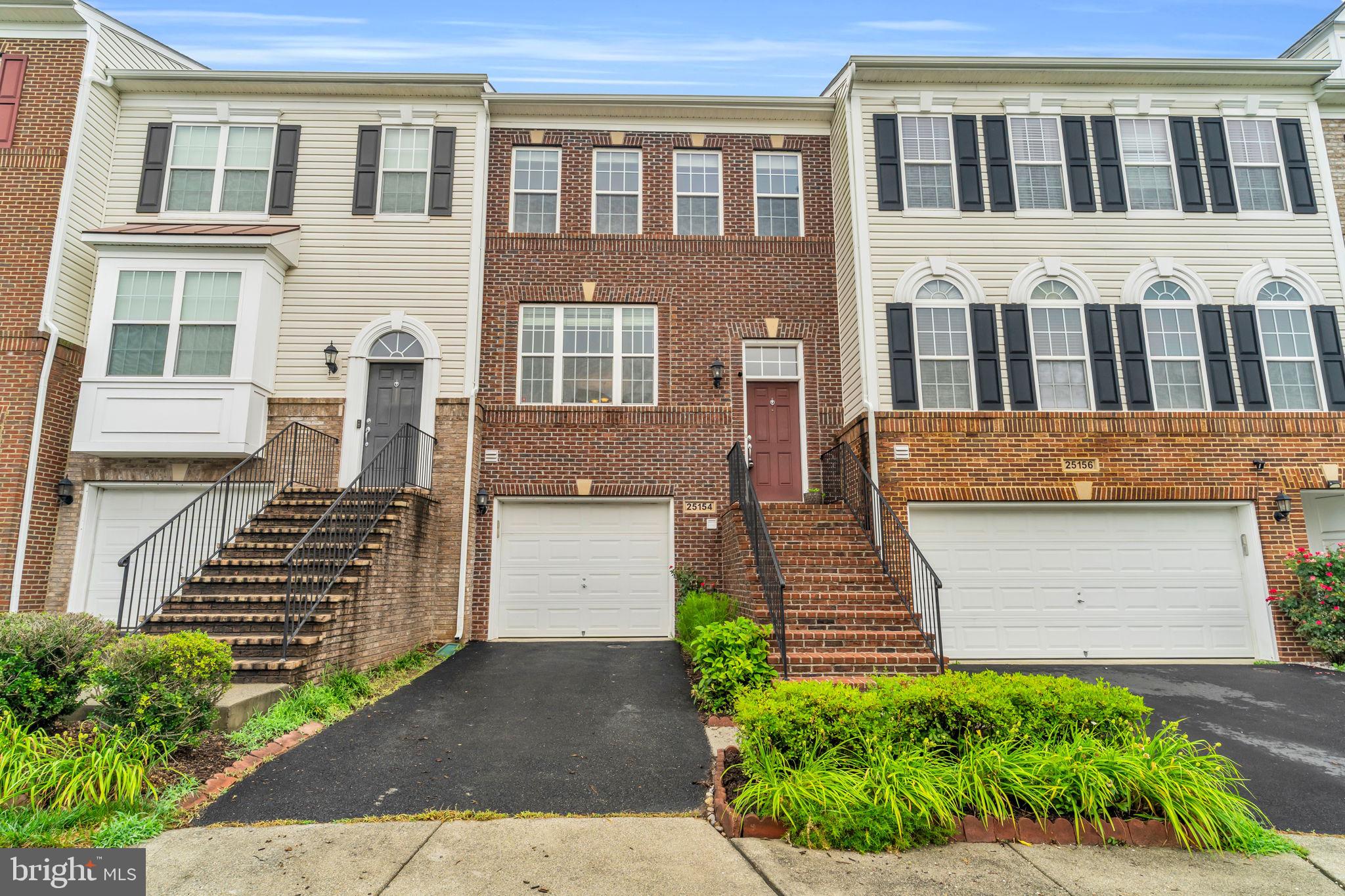 DULLES FARMS COMMUNITY ASSOCIATION - Residential