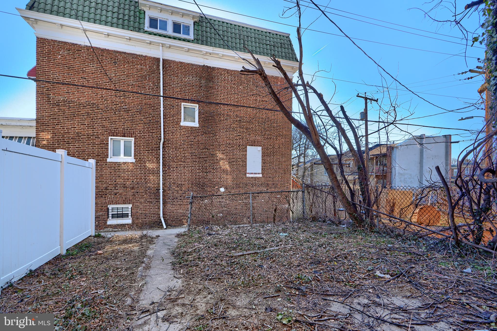 PARK CIRCLE - Residential