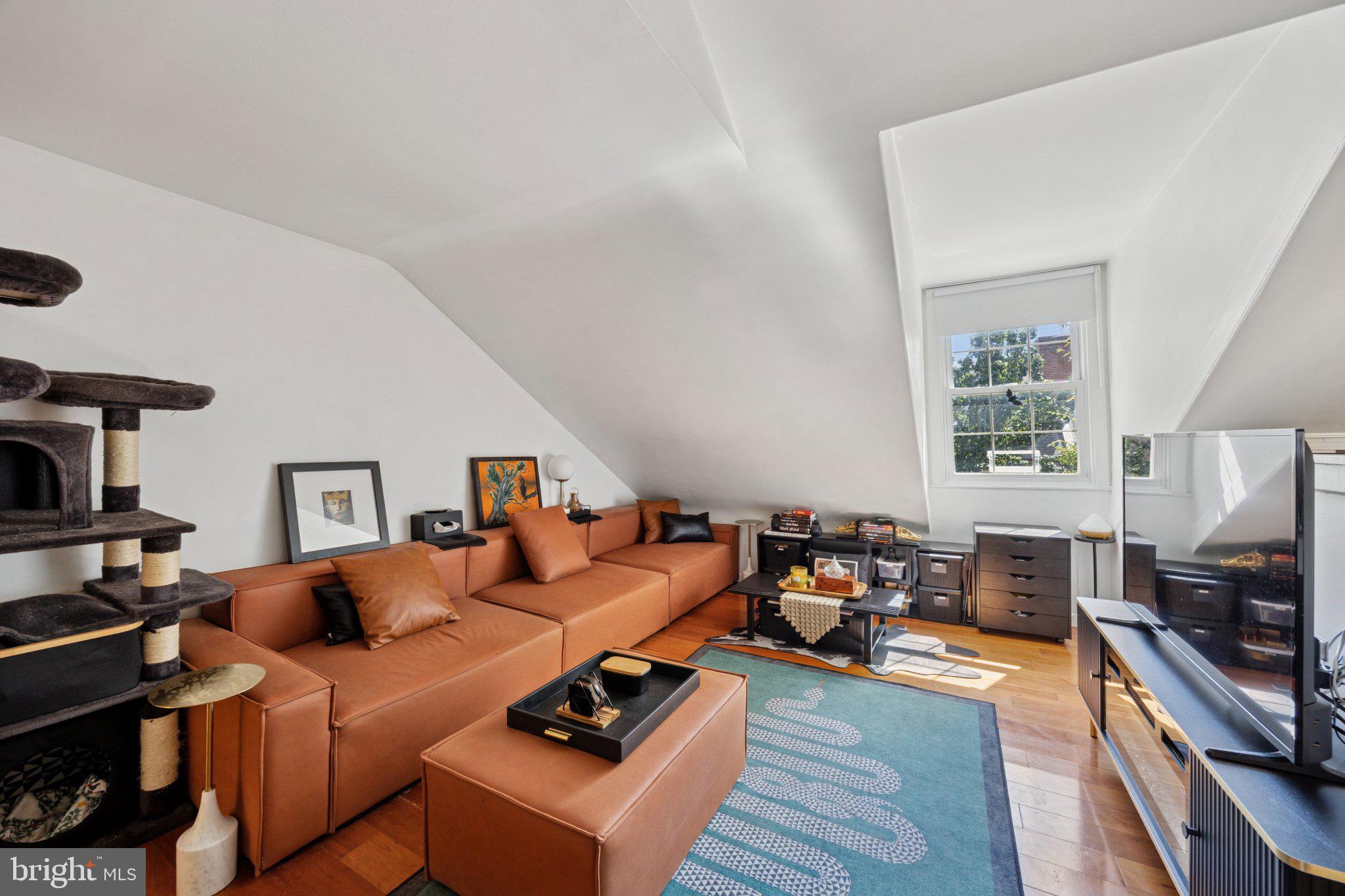 WASHINGTON SQ WEST - Residential