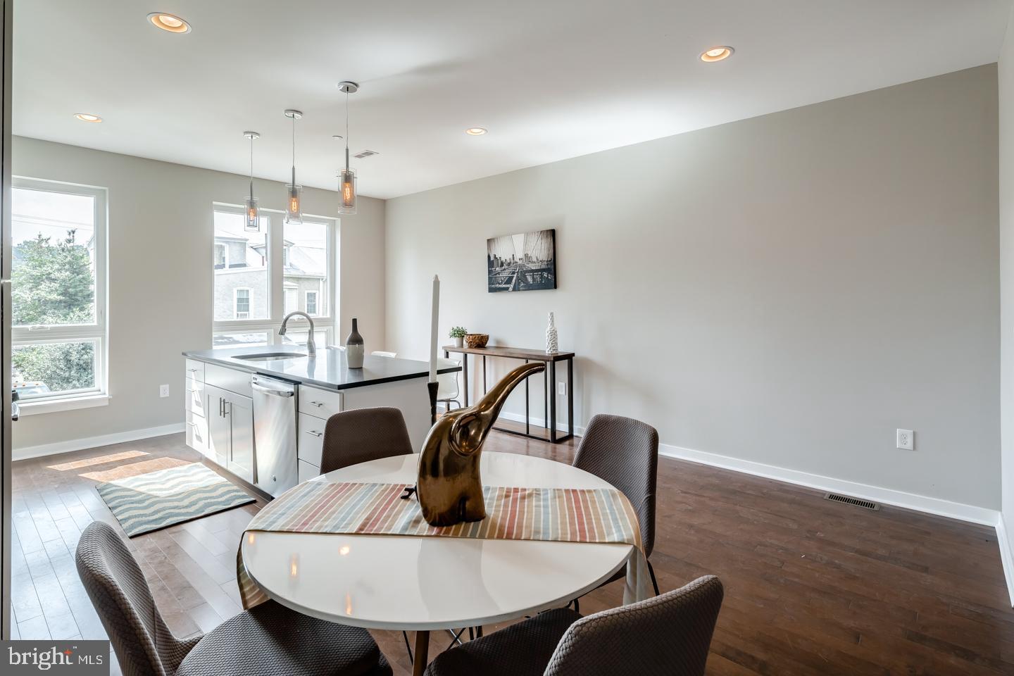 ROXBOROUGH - Residential Lease