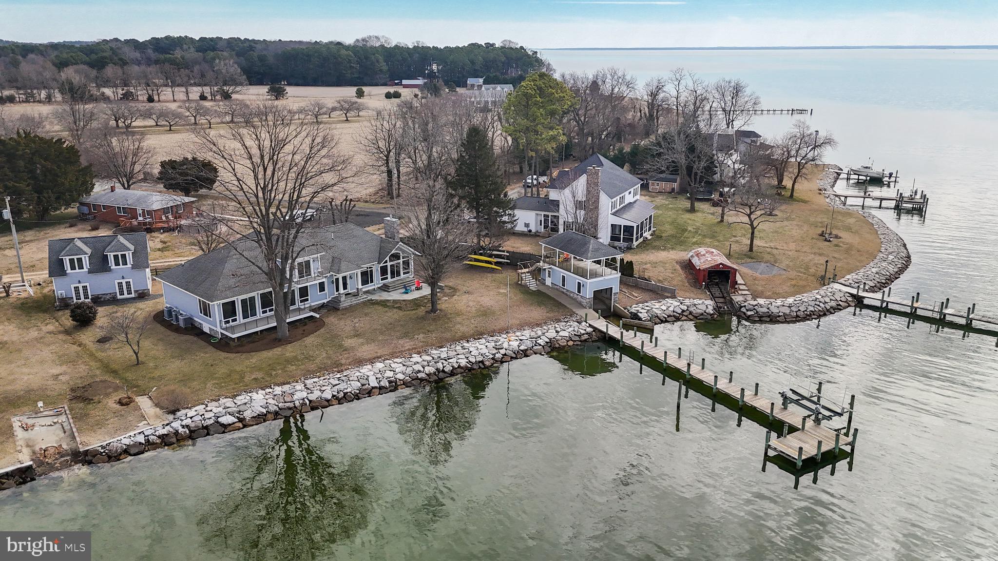 WATERLOO SHORES - Residential