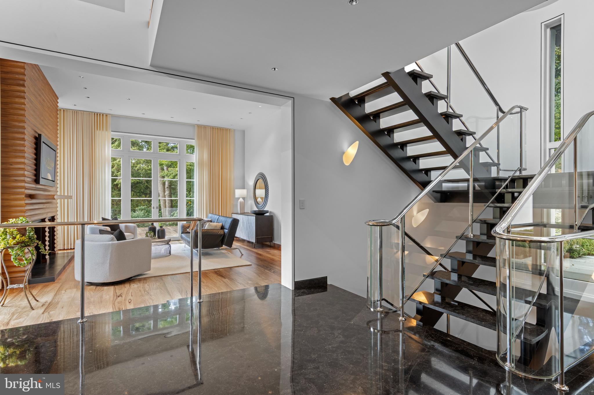 RAVENSCLIFF - Residential