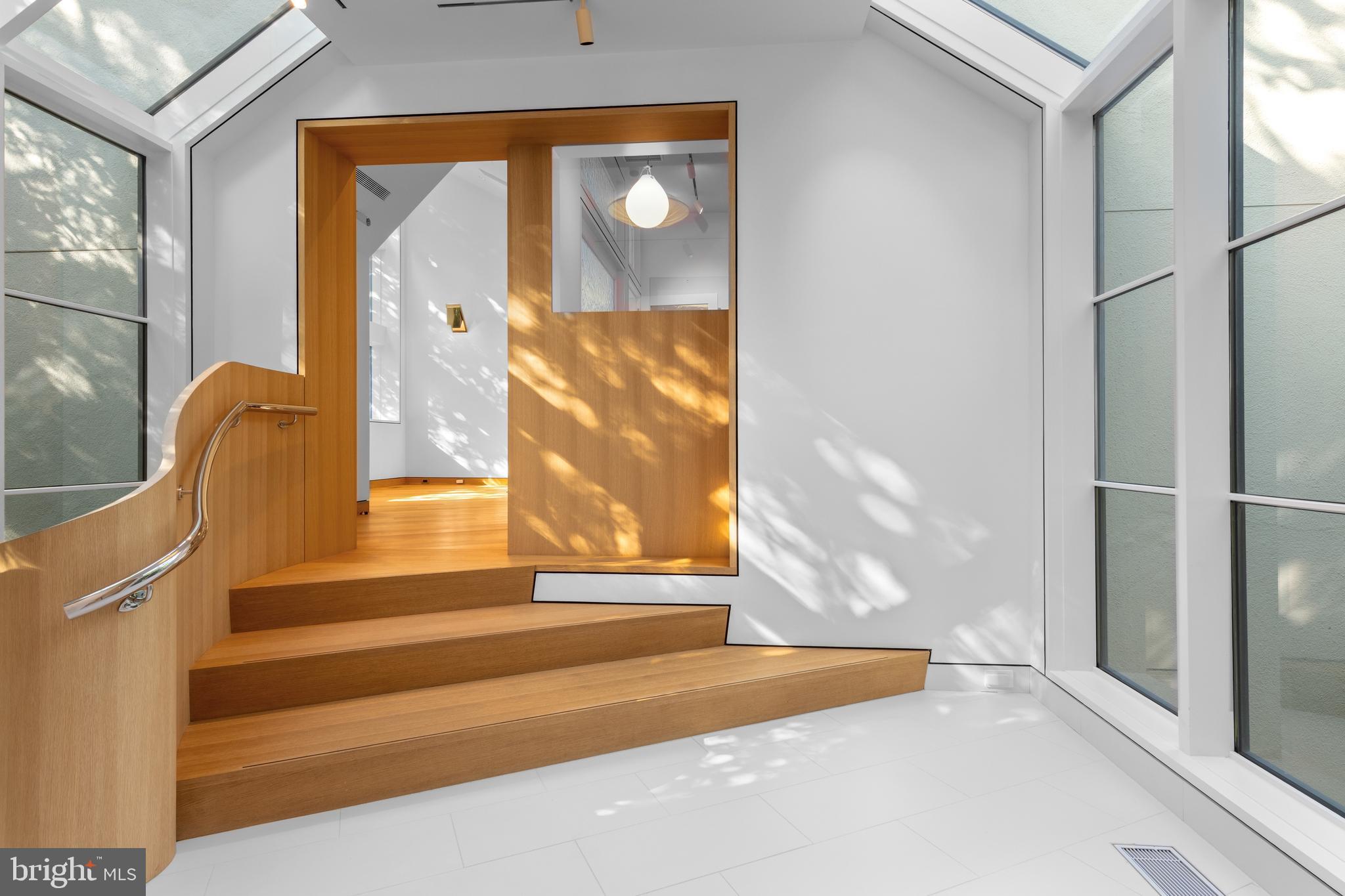 RAVENSCLIFF - Residential