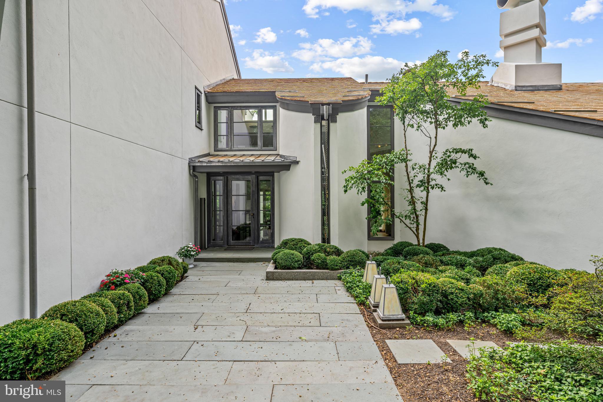 RAVENSCLIFF - Residential